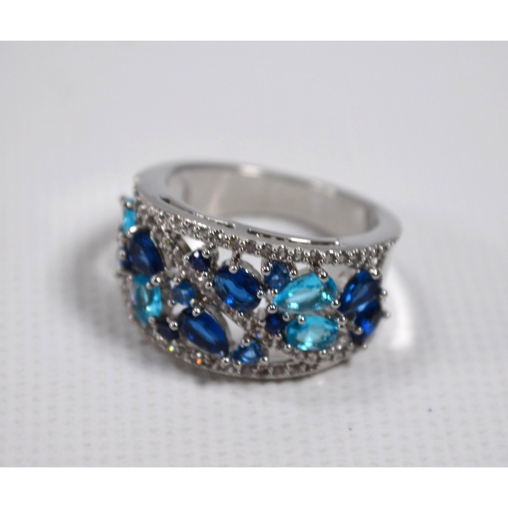 Silver Toned Ring w/ Dark & Light Blue Stones Cut Out Design Size 6.75 Beautiful - Picture 6 of 10